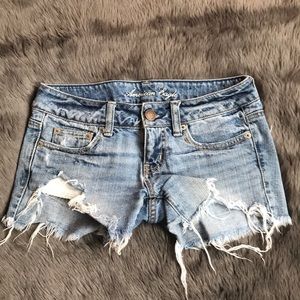 Cute distressed American Eagle shorts